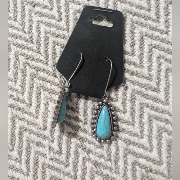 Vintage Turquoise and Silver Drop Earrings - Picture 5 of 5